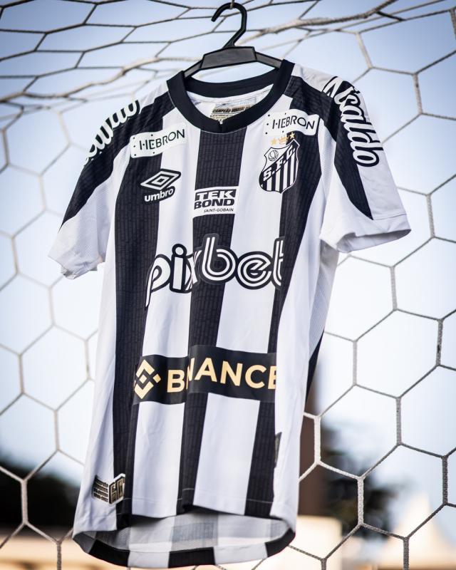 九游娱乐登录入口-缺钱！前面印6广告 后背3个 桑托斯球衣太花哨！