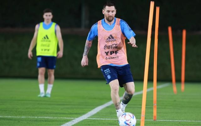 【前瞻】梅西VS莱万，一场延续了2年的较量