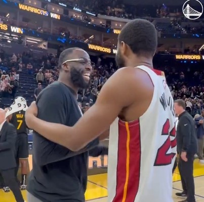 人缘真好！维金斯赛后与多位前队友热情相拥 追梦主动过来打招呼